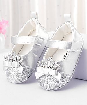 Cute Walk by Babyhug Velcro Closure Booties Bow Applique - Silver