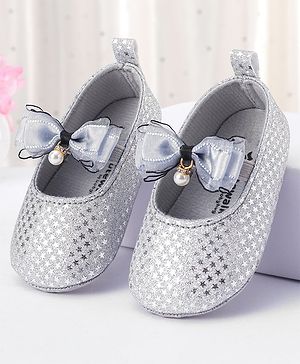 Cute Walk by Babyhug Slip On Booties With Bow Applique - Silver