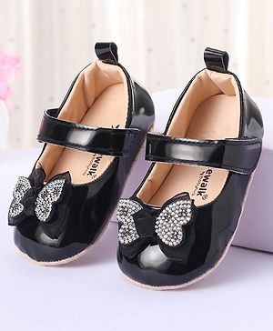 Cute Walk by Babyhug Velcro Closure Booties Bow Applique - Black