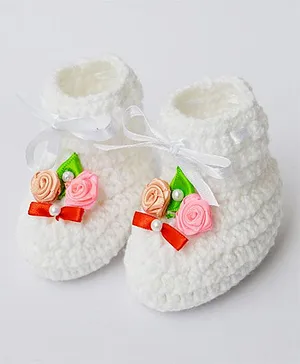 Love Crochet Art Crochet Baby Booties - White