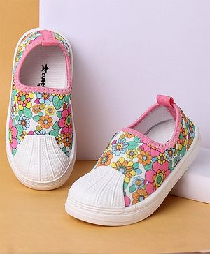 Cute Walk by Babyhug Casual Slip On Shoes Floral Print - Pink