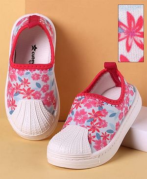 Cute Walk by Babyhug Slip On  Casual Shoes with Floral Print - Pink