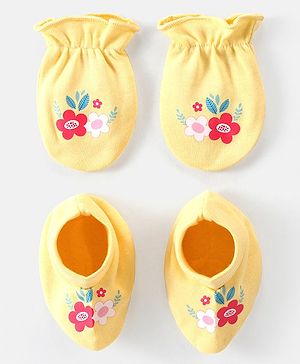 Babyhug 100% Cotton Knit Floral Print Mittens & Booties - Yellow