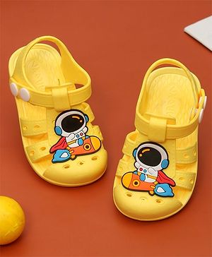 Yellow Bee Astronaut Applique Detailed Sandals - Yellow