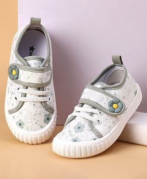 Cute Walk by Babyhug Casual Shoes with Velcro Closure Floral Print - Green