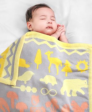 Babyhug Premium Knitted Cotton All Season Blanket Jaguar And Mice - Grey & yellow