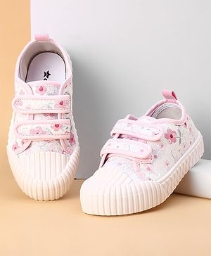 Cute Walk by Babyhug Casual Shoes with Velcro Closure Floral Print - Pink
