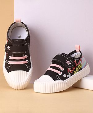 Cute Walk by Babyhug Casual Shoes with Velcro Closure Text Design - Black