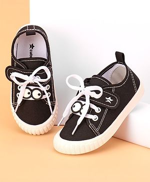 Cute Walk by Babyhug Velcro Casual Shoes- Black