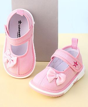 Cute Walk by Babyhug Velcro Closure Sequinned Sandals with Bow Applique - Pink