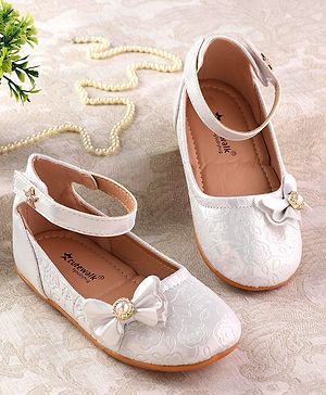 Cute Walk by Babyhug Ballerinas with Velcro Closure & Bow Applique - White