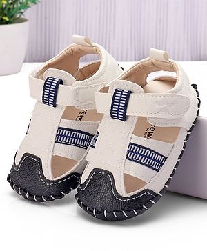 Cute Walk by Babyhug Booties with Velcro Closure - White