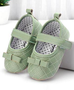 Cute Walk by Babyhug Booties with Velcro Closure & Bow Applique -  Green