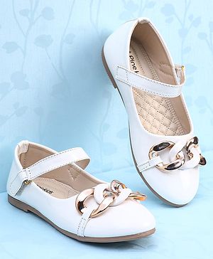 Pine Kids Ballerinas With Velcro Closure & Chain Applique - White