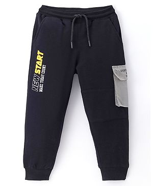 Arias Cotton Knit Full Length Stretchable Joggers With Cargo Pockets & Text Print - Black