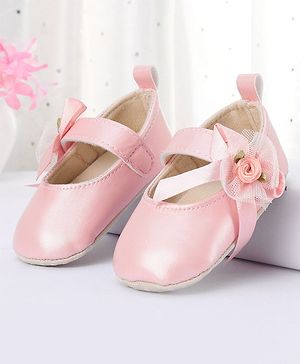 Cute Walk by Babyhug Velcro Closure Floral Applique Booties - Pink
