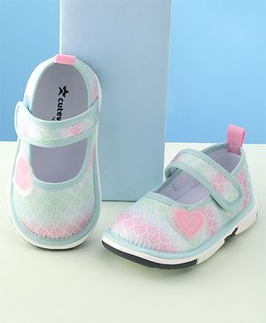 Cute Walk by Babyhug Velcro Closure Casual Shoes With Heart Patch Applique - Green