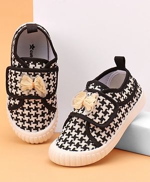 Cute Walk by Babyhug Velcro Closure Casual Shoes With Bow Applique - Black