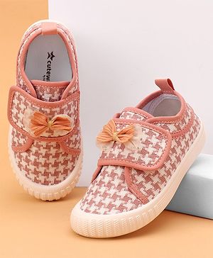 Cute Walk by Babyhug Velcro Closure Casual Shoes With Bow Applique - Pink