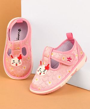 Cute Walk by Babyhug Velcro Closure Musical Casual Shoes With Kitty Applique - Pink