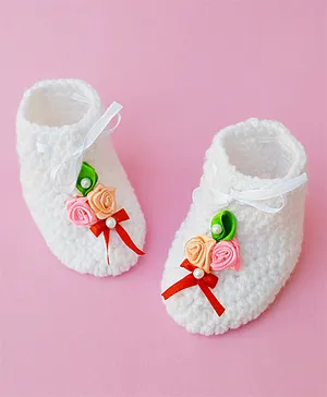Love Crochet Art Crochet Flower Applique Baby Booties - White