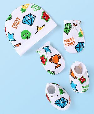 Babyhug Cotton Interlock Knit Cap Mittens & Booties Set Text Print - Multicolor