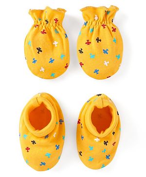Babyhug 100% Cotton Mittens & Booties Set Plain Print - Yellow