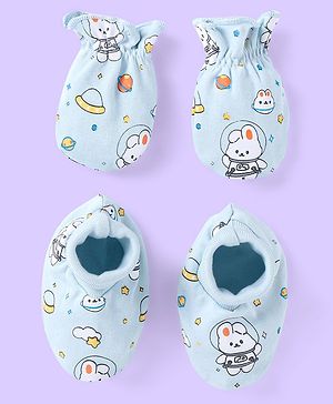 Babyhug 100% Cotton Knit Space Theme Printed Mittens & Booties - Light Blue