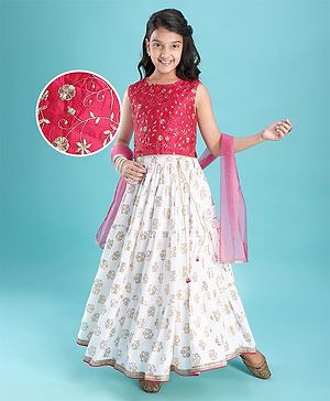 Pine Kids Woven Sleeveless Floral Embroidered Choli & Lahenga Dupatta Set With Floral Foil Print - White & Dark Pink