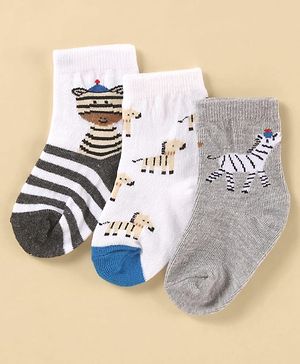 Cute Walk by Babyhug Cotton Knit Antibacterial Ankle Length Socks With Striped & Animal Print - White & Grey