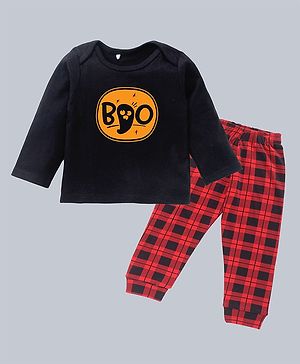 Kadam Baby Halloween Theme Cotton Full Sleeves Boo Text Printed Tee With Checked Pyjama Set - Black & Red