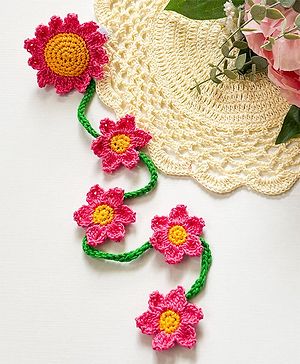 Bobbles & Scallops Crocheted Daisy String Alligator Clip - Pink