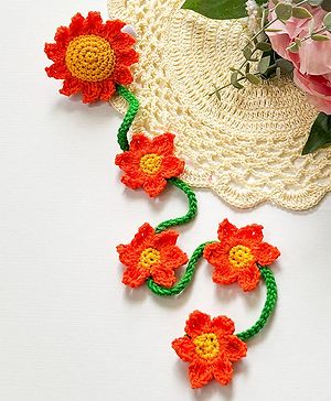 Bobbles & Scallops Crocheted Daisy String Alligator Clip - Orange