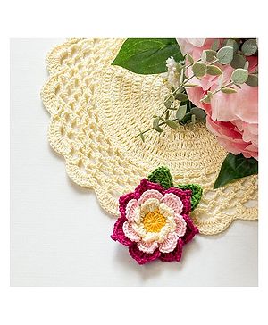 Bobbles & Scallops Crocheted Floral Brooch - Pink