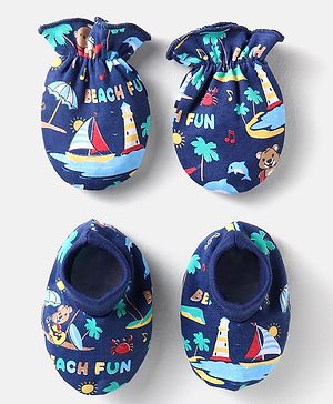 Babyhug 100% Cotton Knit Mittens & Booties With Beach & Text Print - Blue