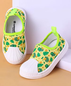 Cute Walk by Babyhug Slip On Casual Shoes With Floral & Leaf  Print - Green