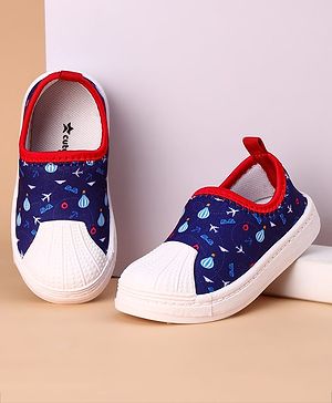 Cute Walk by Babyhug Slip On Casual Shoes With Airplane & Air Balloon Print - Navy Blue