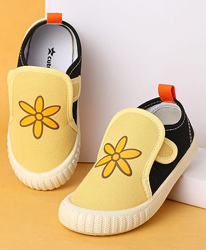 Cute Walk by Babyhug Velcro Closure Casual Shoes with Floral Print - Yellow
