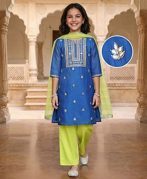 Pine Kids Woven Three Fourth Sleeves Kurti Chudidar Set With Floral Embroidery & Dupatta - Blue