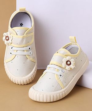 Cute Walk by Babyhug Velcro Closure Casual Shoes with Floral Applique - Beige