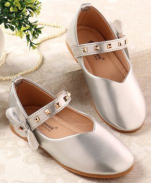 Cute Walk by Babyhug Ballerina with Velcro Closure & Applique - Silver