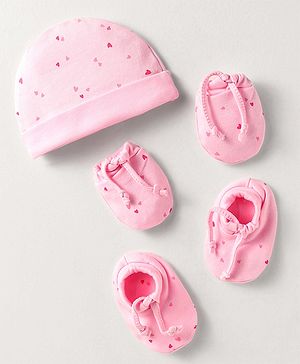 Simply Interlock Cap Mitten & Booties Set with Heart Print Pink - Diameter 12.5 cm