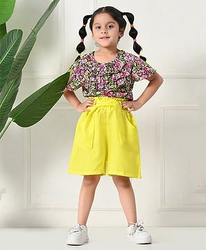 Bella Moda Cotton Half Bell Sleeves Floral Printed Top With Coordinating Shorts Set - Multi-Color