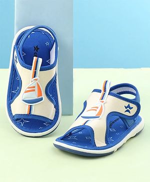 Cute Walk by Babyhug Sandals with Velcro Closure & Yatch Applique - Blue