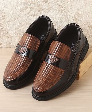 Pine Kids Solid Coloured Formal & Party Wear Shoes - Brown