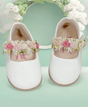 Hopits Self Designed & Floral Applique
                      Detailed With Velcro Closure Mary Jane Ballerinas
                      - White
