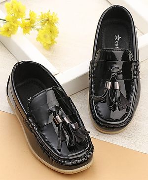 Cute Walk by Babyhug Slip On Loafers With Applique - Black