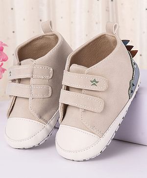 Cute Walk by Babyhug Velcro Closure Booties with Crocodile Applique - White