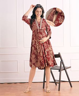 Bella Mama Woven Three Forth Sleeves Floral Printed Maternity Dress With Lace Detailing - Maroon