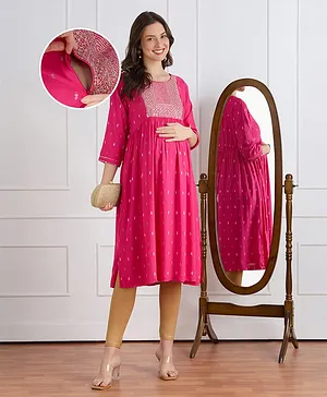 Bella Mama Woven Three Forth Sleeves
                              Gold Foil Printed Maternity Kurta With
                              Embroidered Yoke - Dark Pink